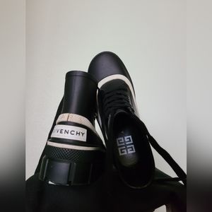 listing-status-banner